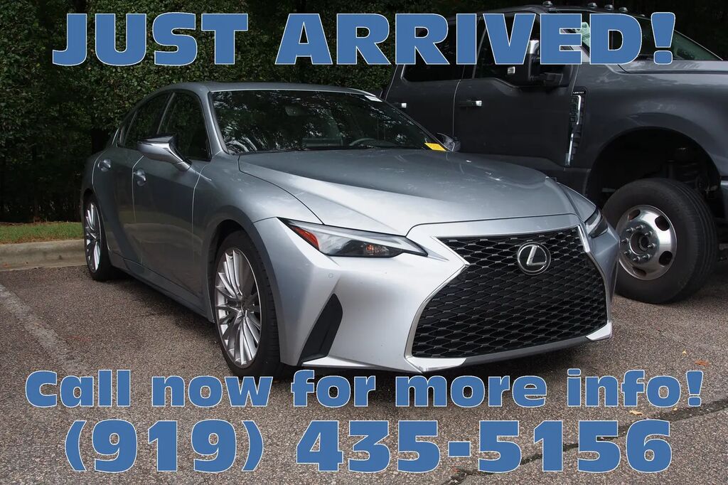 2022 Lexus IS 300 Base — photo 1 of 5