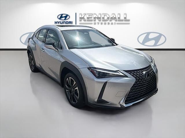 2025 Lexus UX 300h Base — photo 1 of 23
