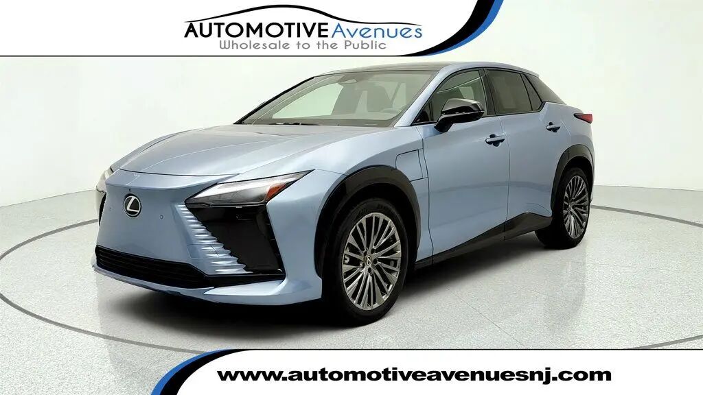 2023 Lexus RZ 450e Premium — photo 1 of 26