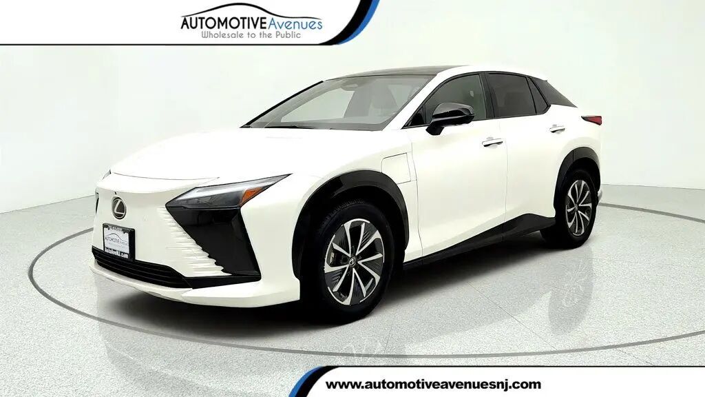 2024 Lexus RZ 450e Premium — photo 1 of 13