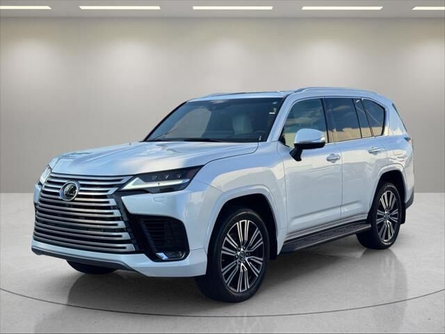 2023 Lexus LX 600 Luxury — photo 1 of 19