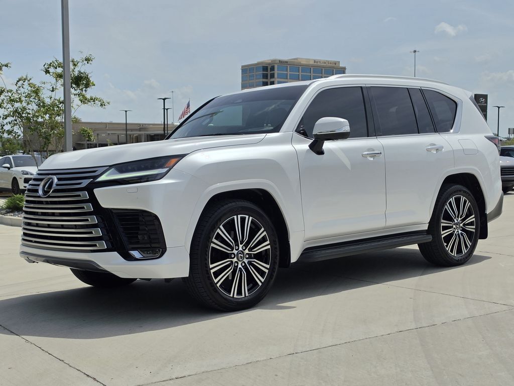 2026 Lexus LX 600 Luxury — photo 1 of 13