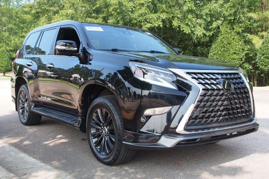 2022 Lexus GX 460 Luxury — photo 1 of 15