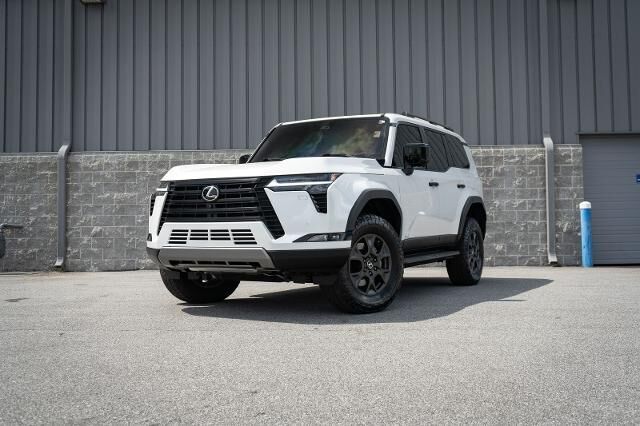 2025 Lexus GX 550 Overtrail — photo 1 of 13