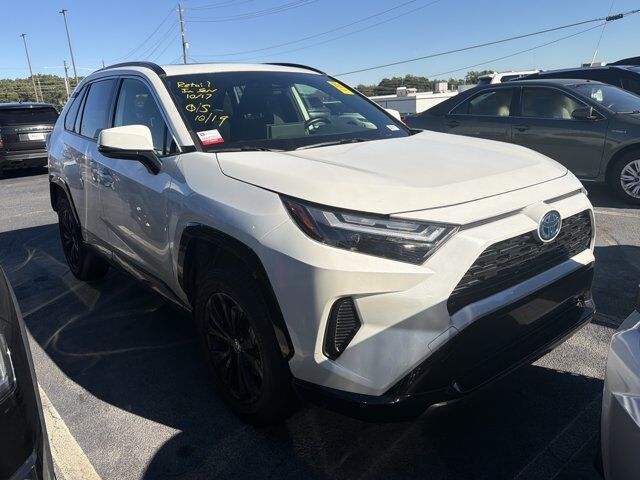 2022 Toyota RAV4 Hybrid SE