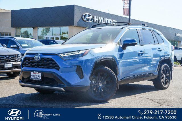 2024 Toyota RAV4 Hybrid SE
