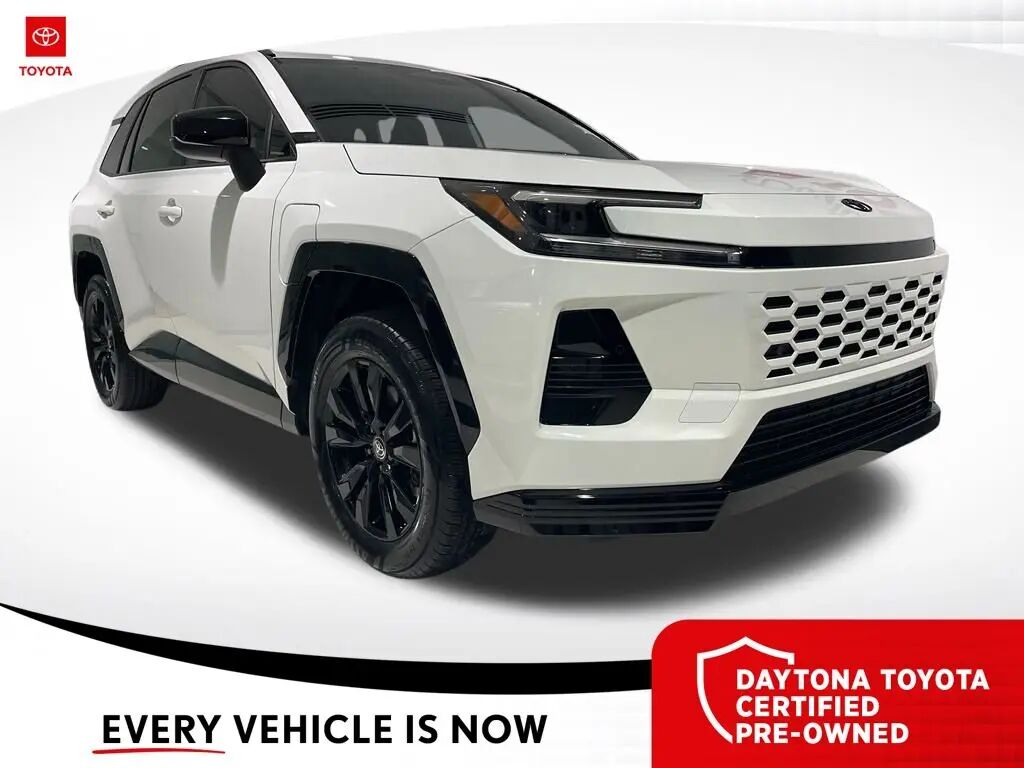 2026 Toyota RAV4 Plug-in Hybrid SE — photo 1 of 13