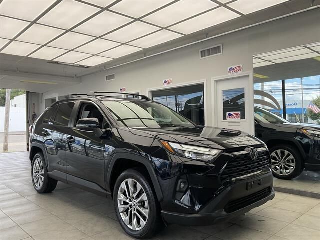 2023 Toyota RAV4 XLE Premium — photo 1 of 39
