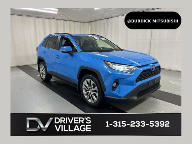2019 Toyota RAV4 XLE Premium — photo 1 of 13
