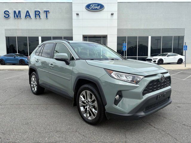2019 Toyota RAV4 XLE Premium — photo 1 of 8