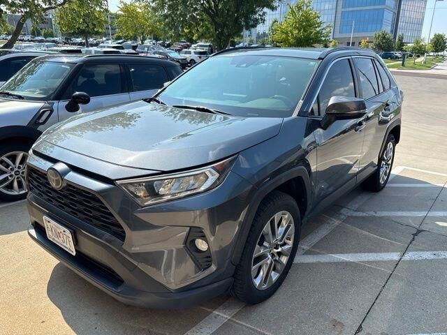 2019 Toyota RAV4 XLE Premium — photo 1 of 13