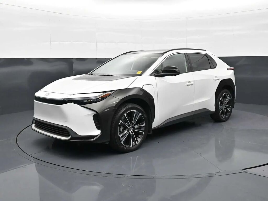 2023 Toyota bZ4X Limited — photo 1 of 13