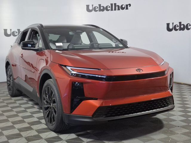 2026 Toyota C-HR XSE — photo 1 of 13
