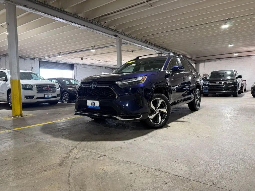 2022 Toyota RAV4 Prime SE — photo 1 of 13