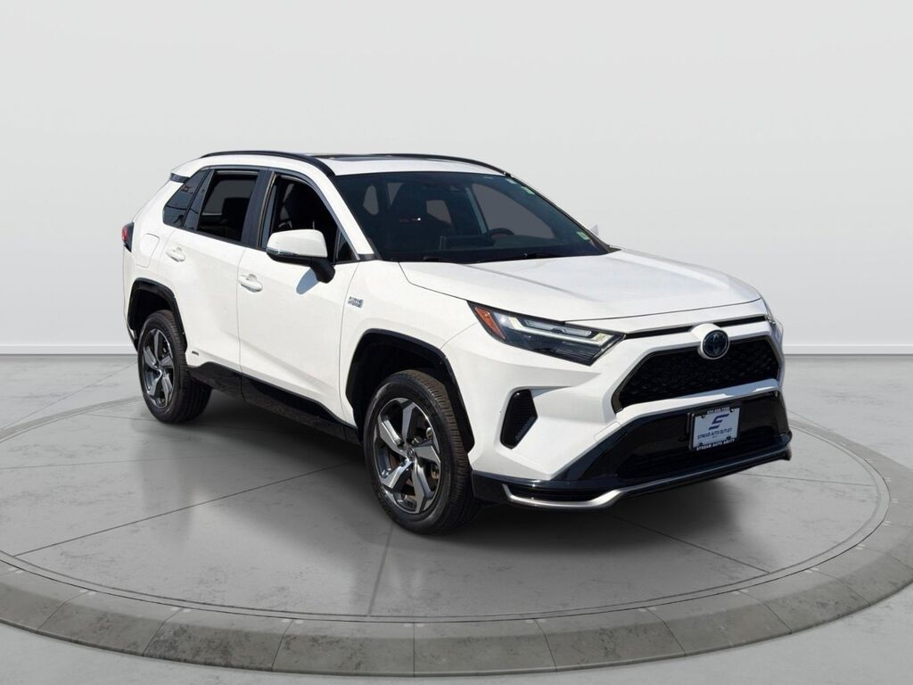 2023 Toyota RAV4 Prime SE — photo 1 of 13
