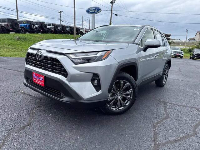 2025 Toyota RAV4 Hybrid XLE Premium
