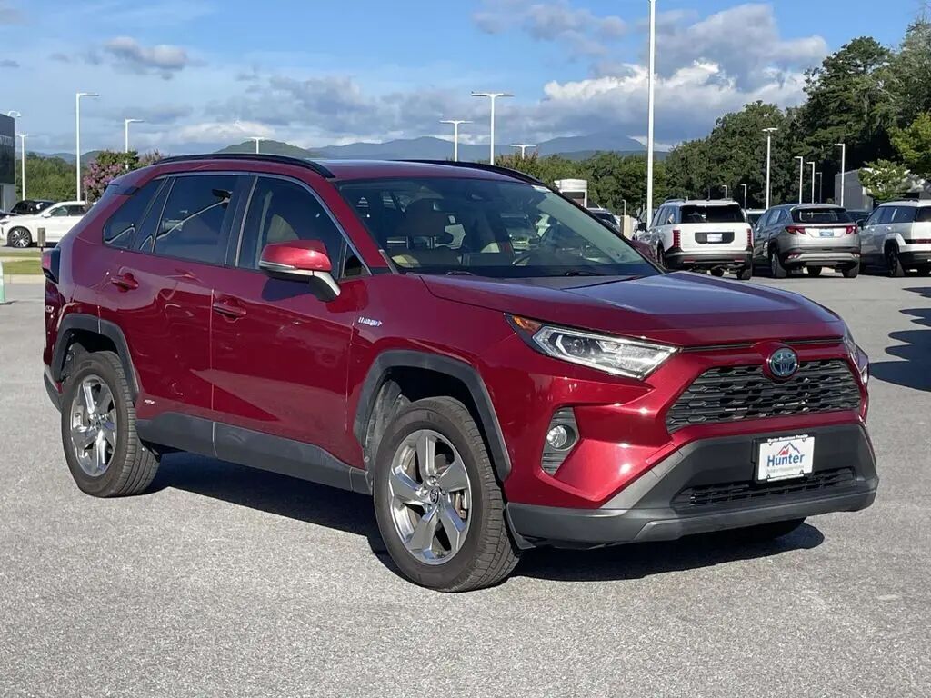 2021 Toyota RAV4 Hybrid XLE Premium — photo 1 of 13