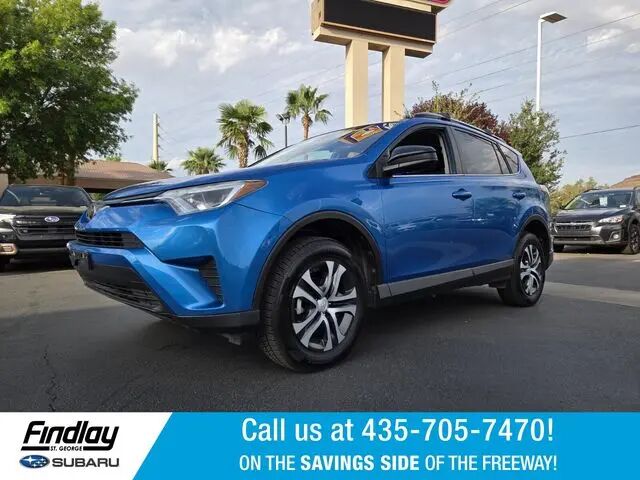 2018 Toyota RAV4 LE — photo 1 of 13