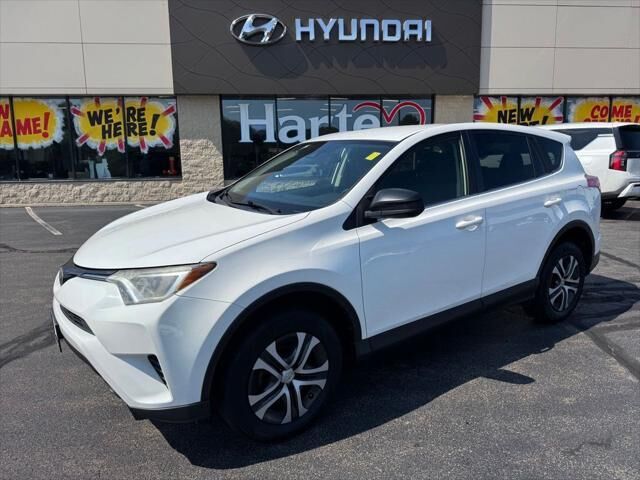 2018 Toyota RAV4 LE — photo 1 of 13
