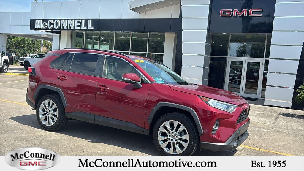 2019 Toyota RAV4 XLE Premium — photo 1 of 18