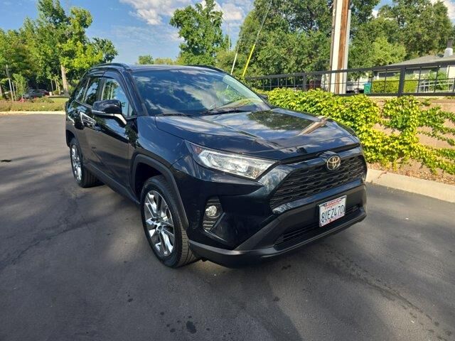 2021 Toyota RAV4 XLE Premium — photo 1 of 11