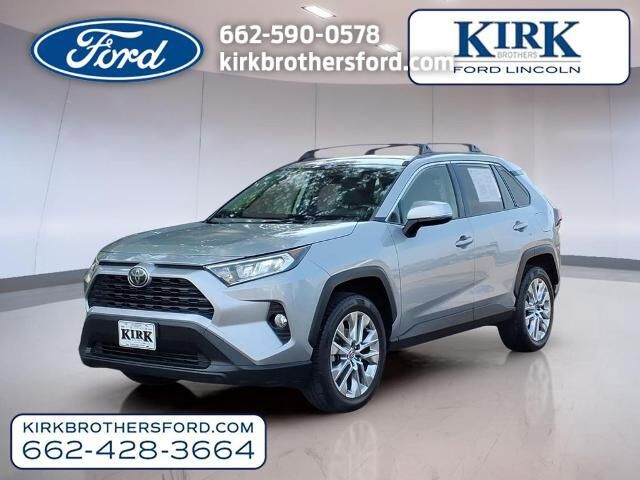 2020 Toyota RAV4 XLE Premium