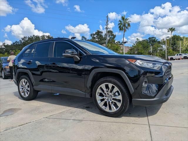 2020 Toyota RAV4 XLE Premium