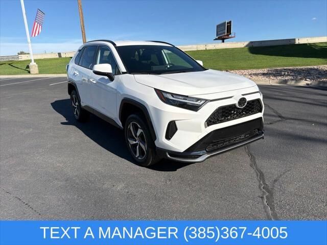 2025 Toyota RAV4 Plug-in Hybrid SE