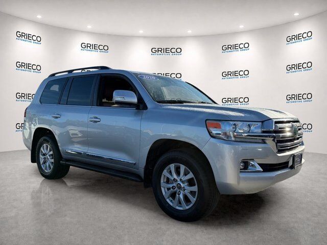 2020 Toyota Land Cruiser Base — photo 1 of 14