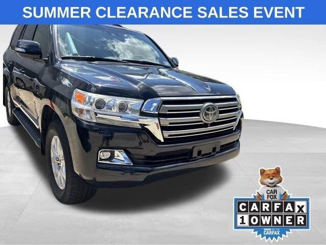 2017 Toyota Land Cruiser Base — photo 1 of 24