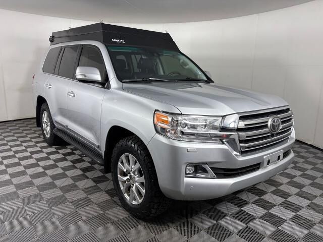 2016 Toyota Land Cruiser Base