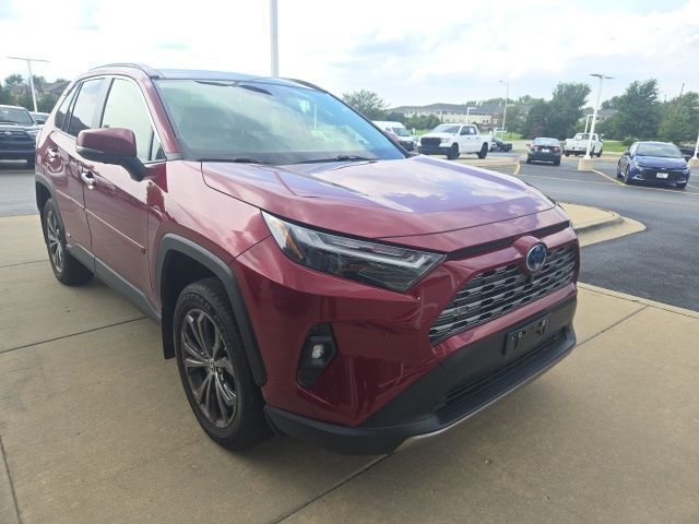 2023 Toyota RAV4 Limited — photo 1 of 3