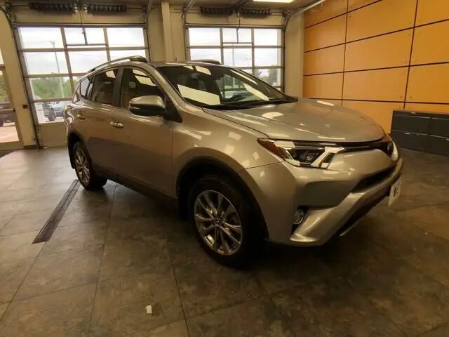 2018 Toyota RAV4 Limited — photo 1 of 13