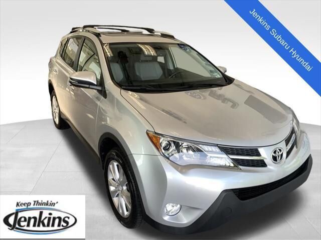 2015 Toyota RAV4 Limited — photo 1 of 2