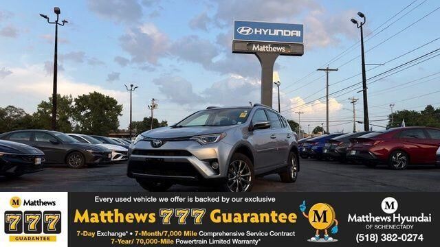 2017 Toyota RAV4 Hybrid Limited — photo 1 of 13