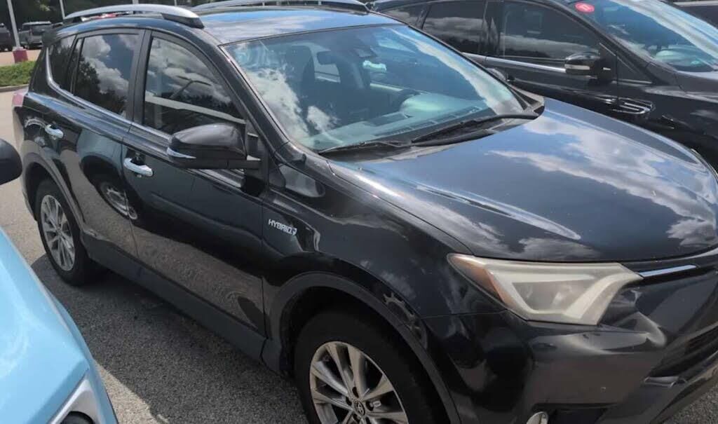 2016 Toyota RAV4 Hybrid Limited — photo 1 of 3