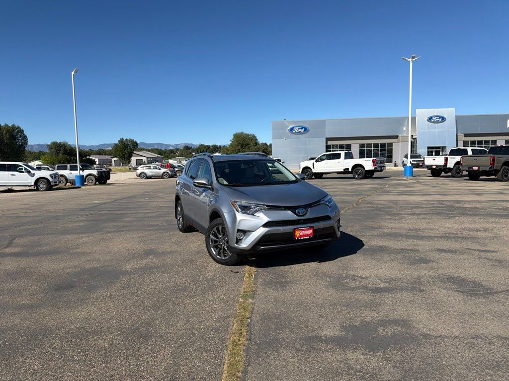 2018 Toyota RAV4 Limited — photo 1 of 13