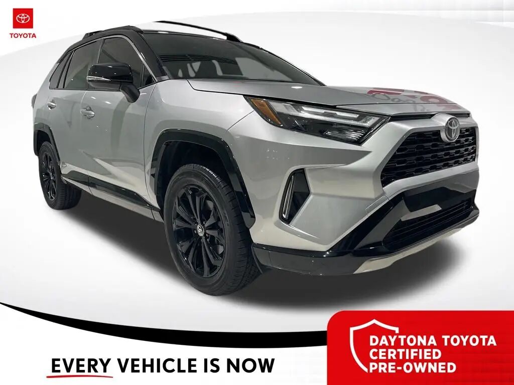 2025 Toyota RAV4 Hybrid XSE — photo 1 of 13