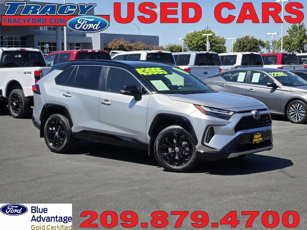 2024 Toyota RAV4 Hybrid XSE — photo 1 of 13