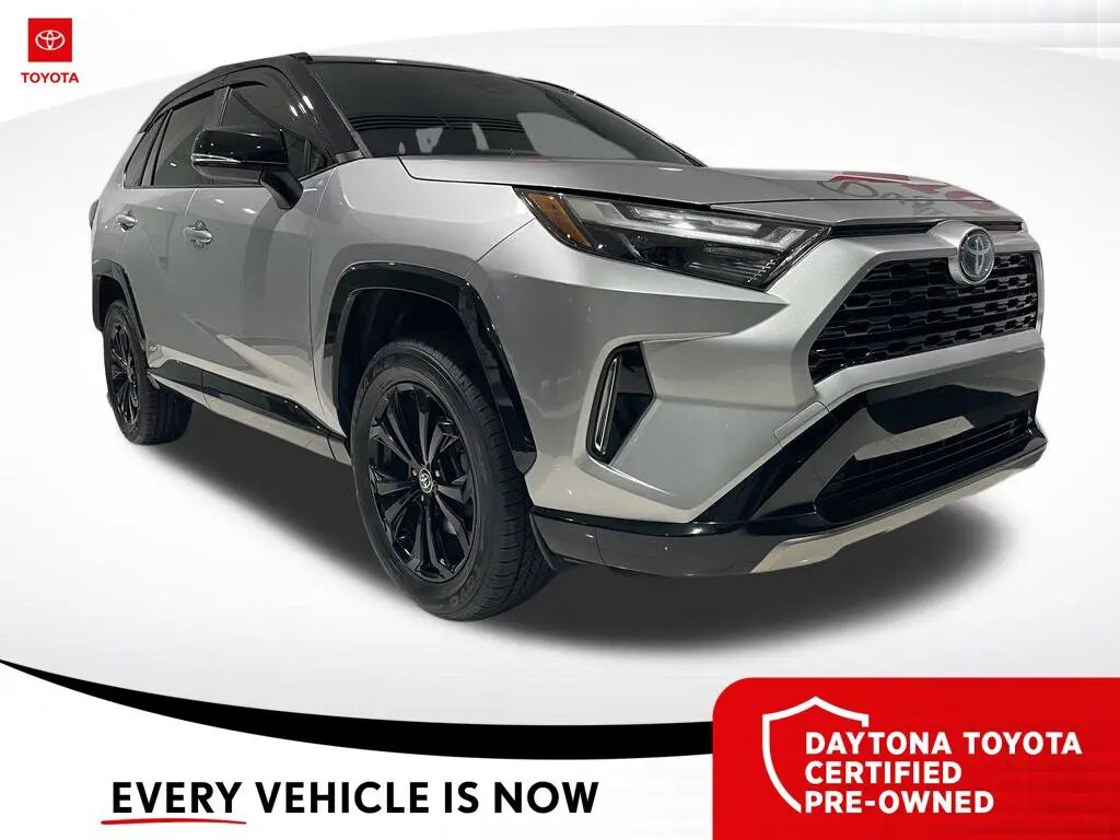 2022 Toyota RAV4 Hybrid XSE — photo 1 of 13