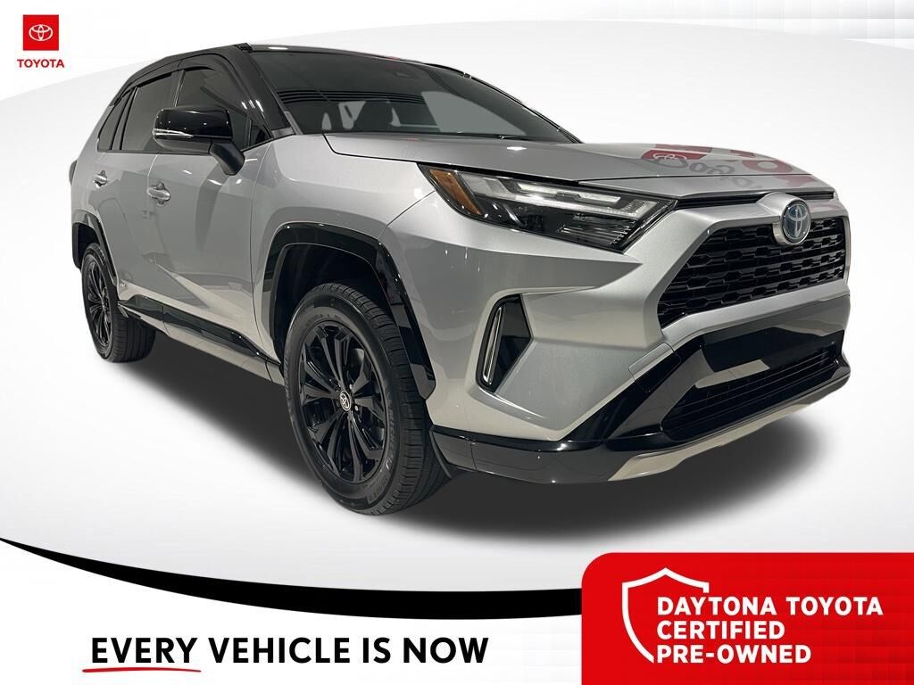 2022 Toyota RAV4 Hybrid XSE — photo 1 of 10