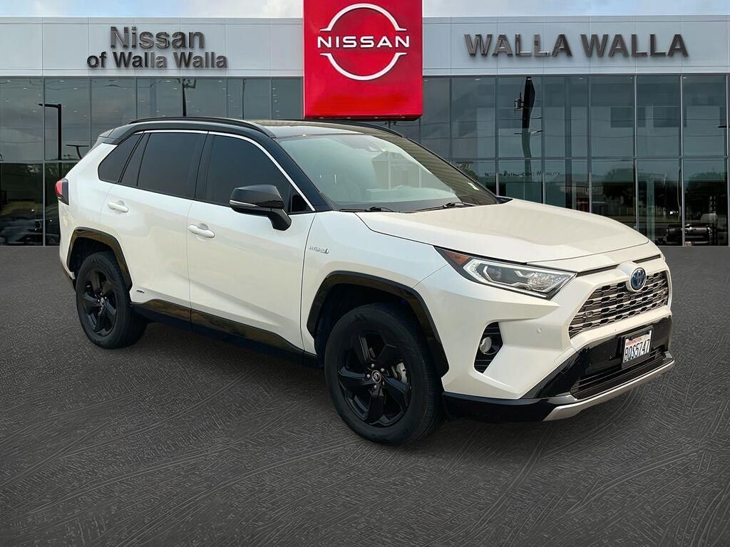 2019 Toyota RAV4 Hybrid XSE — photo 1 of 12