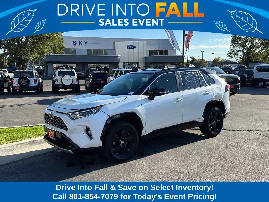 2020 Toyota RAV4 Hybrid XSE — photo 1 of 13