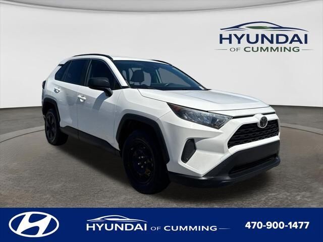 2019 Toyota RAV4 LE — photo 1 of 13