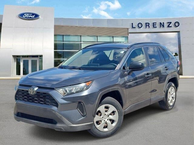 2019 Toyota RAV4 LE — photo 1 of 27