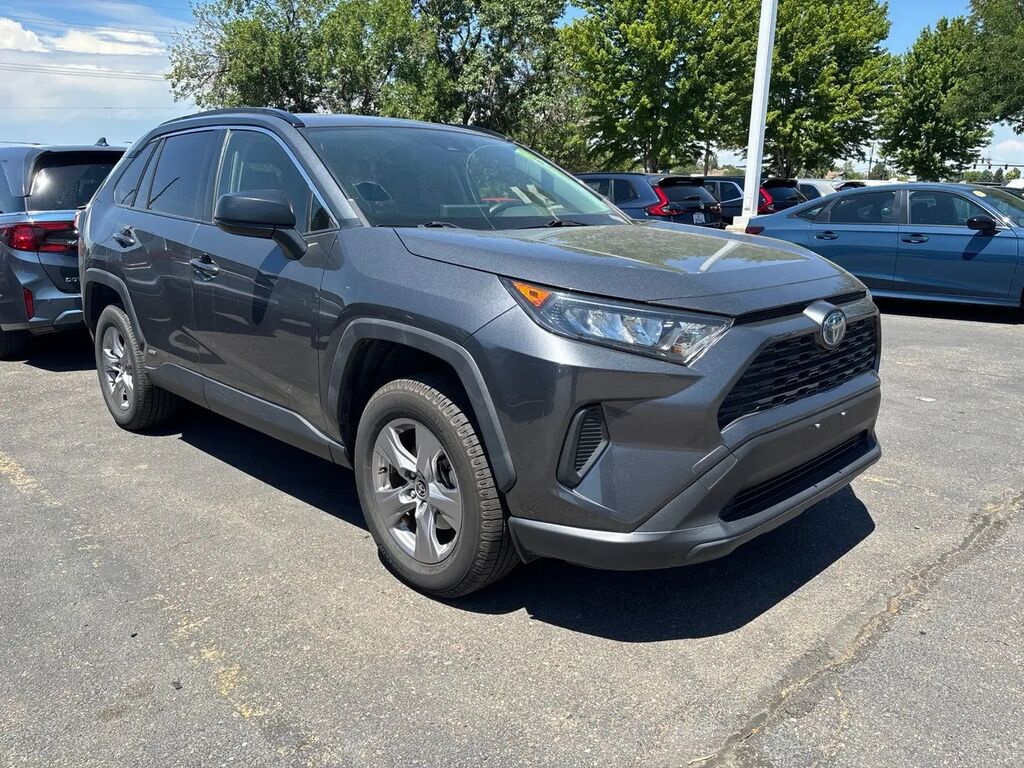 2022 Toyota RAV4 Hybrid LE — photo 1 of 14