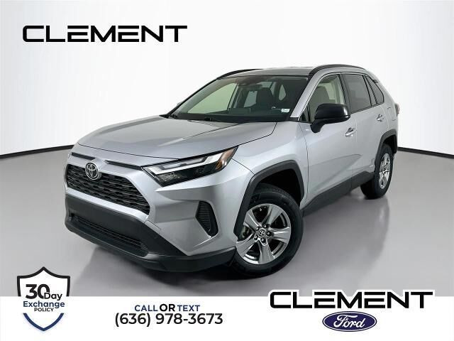 2025 Toyota RAV4 Hybrid LE — photo 1 of 39