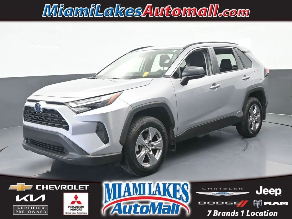 2024 Toyota RAV4 Hybrid LE — photo 1 of 13