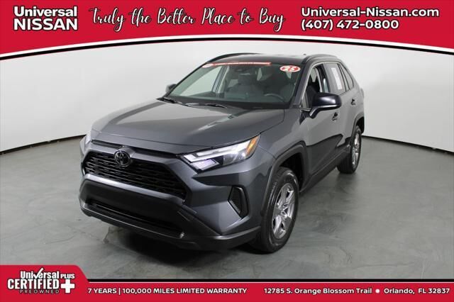 2025 Toyota RAV4 Hybrid LE — photo 1 of 12