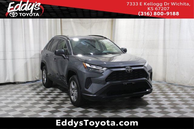 2025 Toyota RAV4 Hybrid LE — photo 1 of 13